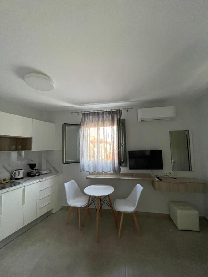 Anax Apartments Parga Exterior photo
