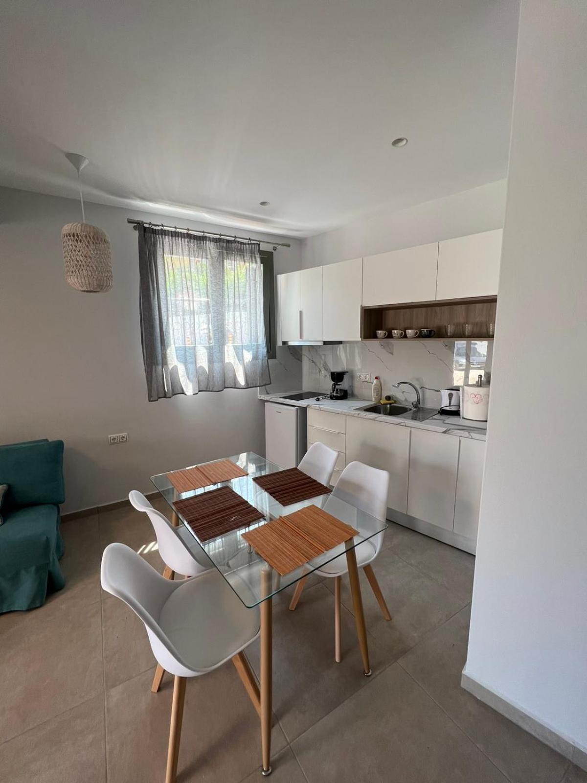 Anax Apartments Parga Exterior photo
