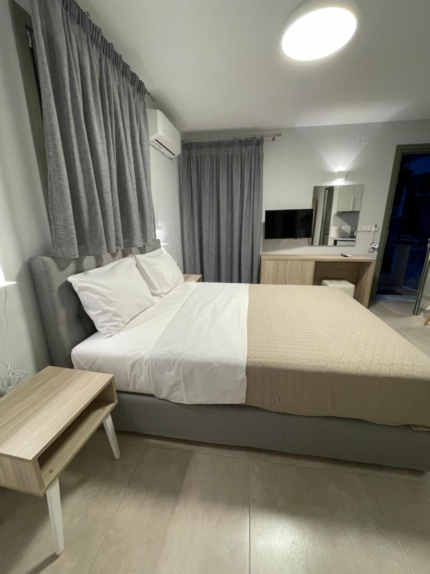Anax Apartments Parga Exterior photo