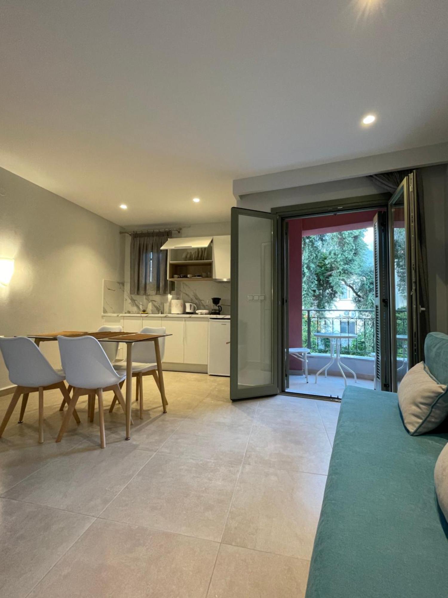 Anax Apartments Parga Exterior photo